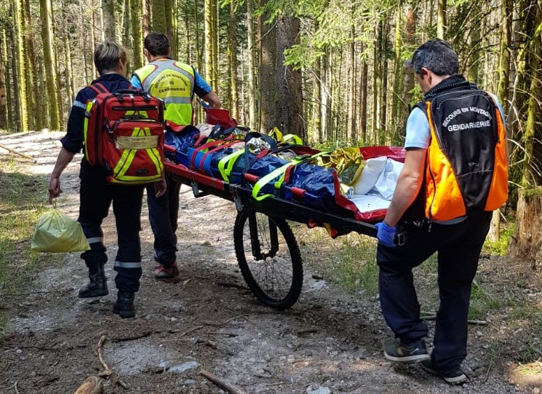Civière motorisée pour personnes baryatriques